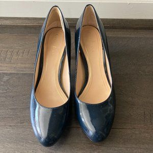 PRICE REDUCTION - Nike air technology platform navy pumps